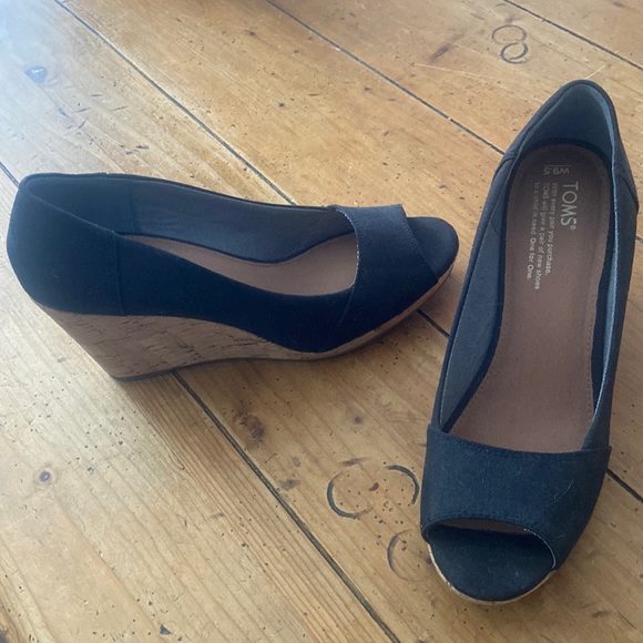New Tom’s black wedges - Picture 1 of 5
